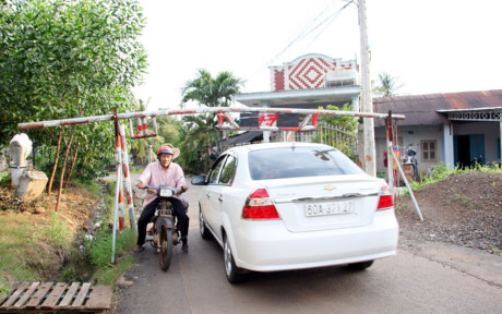 [-]Lại[-]thêm[-]một[-]trạm[-]BOT[-]đặt[-]không[-]hợp[-]lý[-]khiến[-]người[-]dân[-]bức[-]xúc